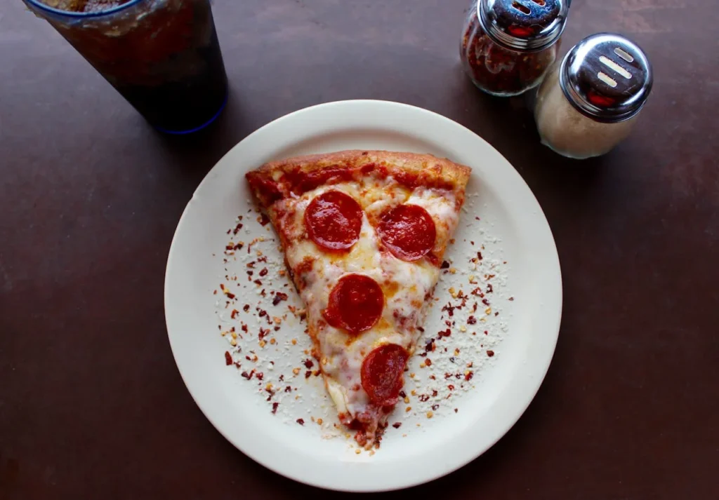 Invig Consulting and PizzaForno Revolutionize Convenience Stores with 24/7 Automated Pizza Kiosks