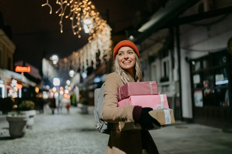 ICSC 2025 Holiday Shopping Survey Reveals Resilient Consumers Prioritize Value and Experiences