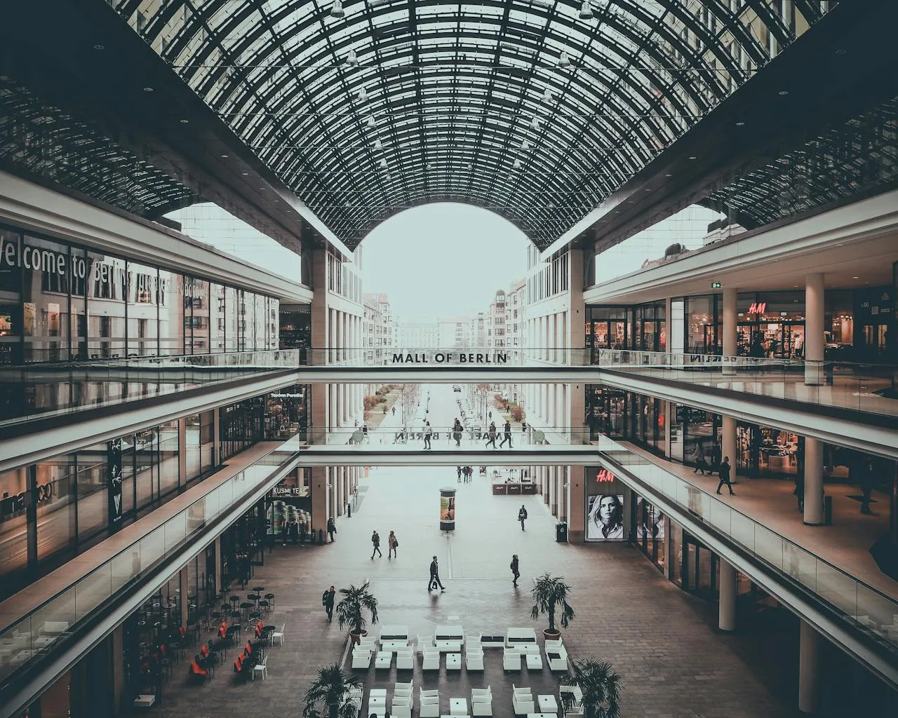 Landmark Global 68% of U.S. Holiday Shoppers Will Pay Extra for Guaranteed Dec. 24 International Delivery