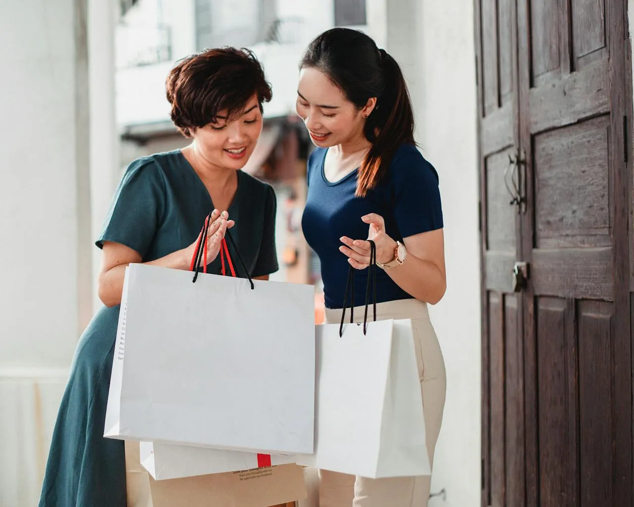 Swiftly Consumer Survey Finds Local Grocers Earn Greater Shopper Trust Than National Chains